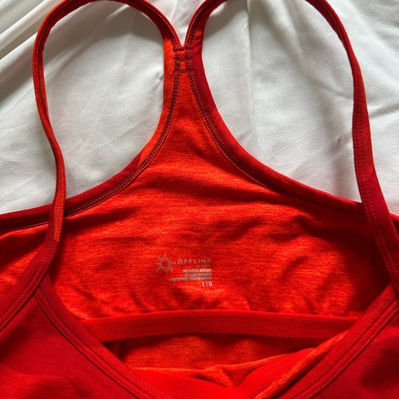 Red Camo Cropped Tank Top - Picture 3 of 3